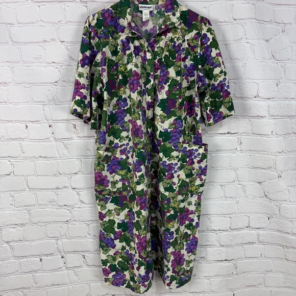 Women’s vintage house coat moo moo size large Floral Grape Print dress grandma - Picture 2 of 9